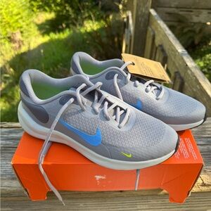 Nike Revolution 7